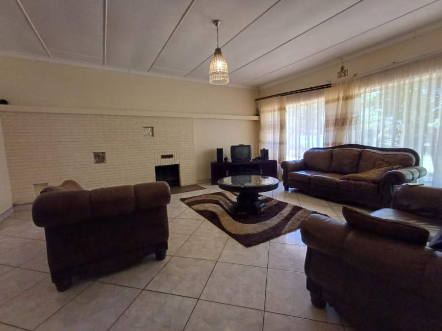 4 Bedroom Property for Sale in Adamayview North West